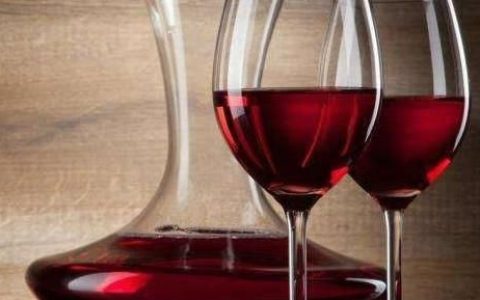 为什么葡萄酒可以存放很多年